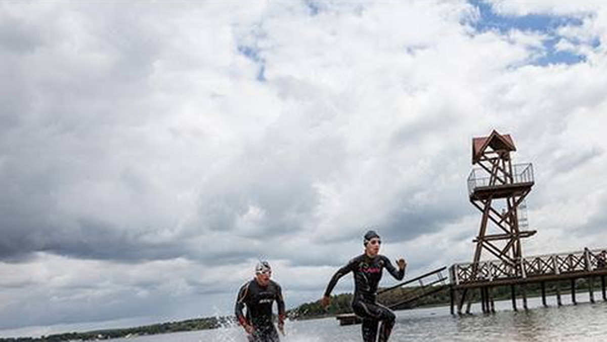 Stowarzyszenie Pozytywnie Zakręceni wraz z współorganizatorami CFO, CSiR, WOPR i Stowarzyszeniem Aktywna Dąbrowa zapraszają na zawody triathlonowe "Dąbrowa Górnicza Triathlon", które odbędą się 21 czerwca na terenie Centrum Sportów Letnich i Wodnych Pogoria III.