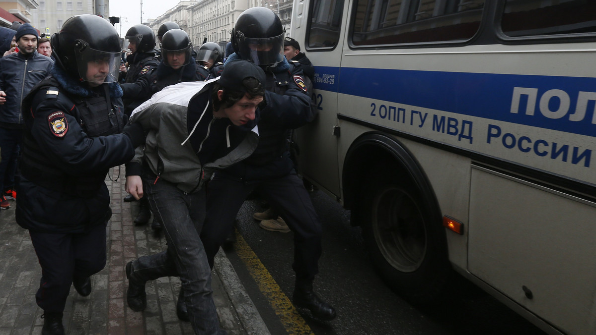 W związku z podejrzeniami o zamiar przeprowadzania nielegalnej akcji protestu dziś w Moskwie policja zatrzymała 40 osób. Informację mediom przekazało źródło w siłach bezpieczeństwa. Niezależne media powiadomiły o zatrzymaniach aktywistów opozycji.