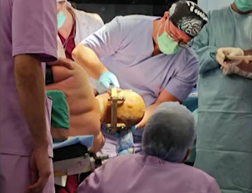 Priprema za proceduru je trajala 5 sati a sama procedura više od 8 sati