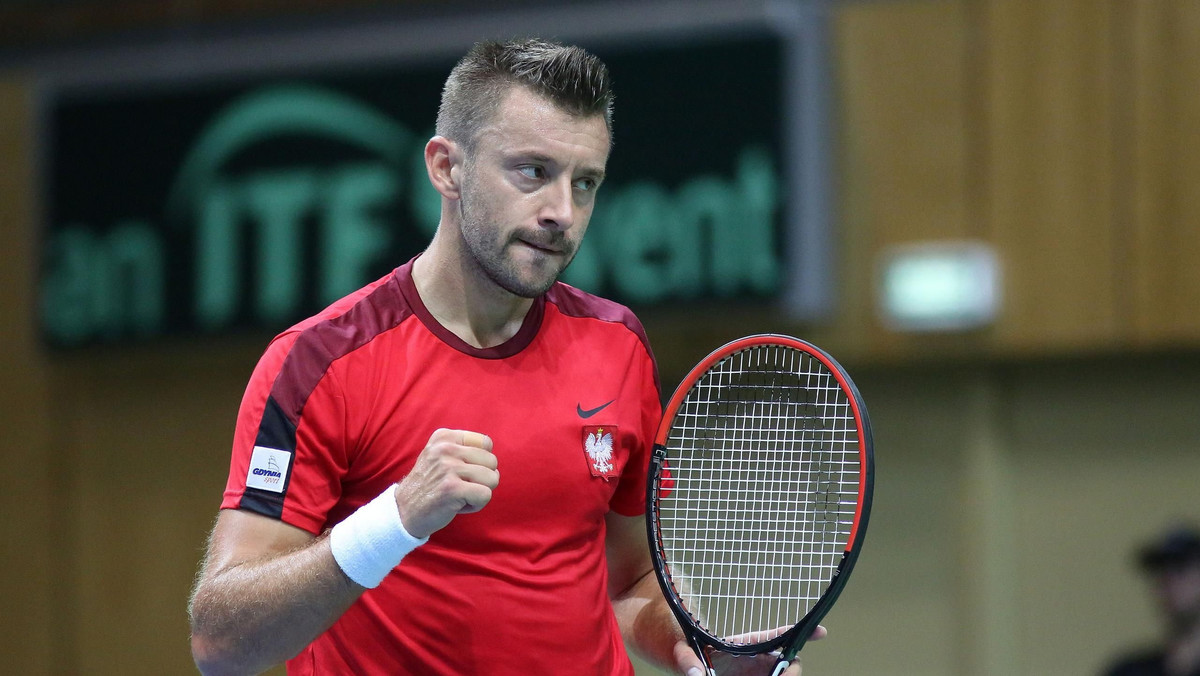 Michał Przysiężny jest jedynym Polakiem, któremu we wtorek udało się awansować do drugiej rundy Challengera ATP Wrocław Open. "Ołówek" po zaciętej walce pokonał Kazacha Andrieja Gołubiewa 4:6, 6:3, 7:6(5). Swoich meczów nie zdołali wygrać Kacper Żuk i Andriej Kapaś.