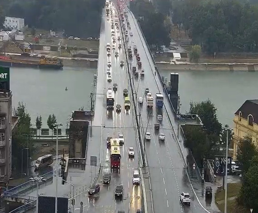 Na Brankovom mostu saobraćaj se odvija normalno