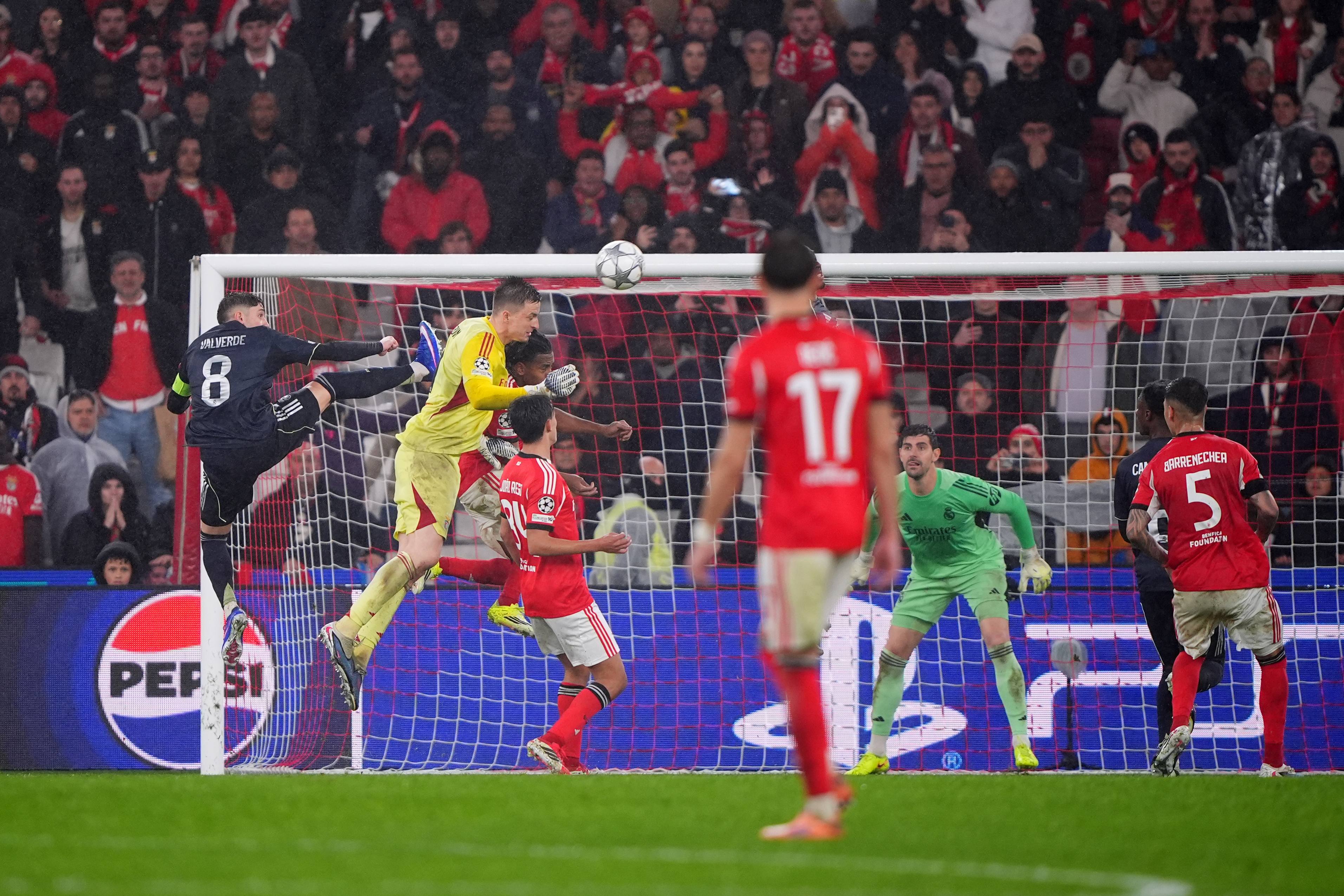 Erstes Karrieretor in der Nachspielzeit - Torhüter Trubin rettet Benfica gegen Real