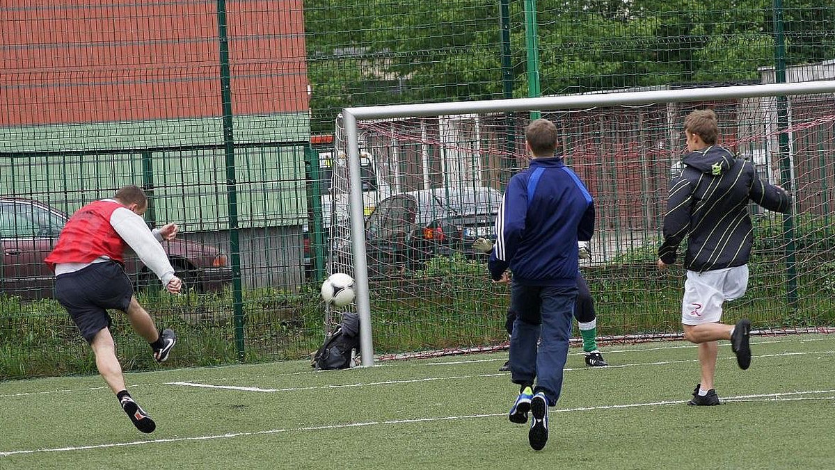 Do końca sezonu pozostało jeszcze ponad miesiąc, ale w niektórych z największych lig Playarena bez problemu wskazać można faworytów do ostatecznego zwycięstwa. Najlepsze drużyny miejskich rozgrywek walczą o prawo występu na szczeblu ogólnopolskim, które wyłonić mają mistrza Polski Playarena 2012.