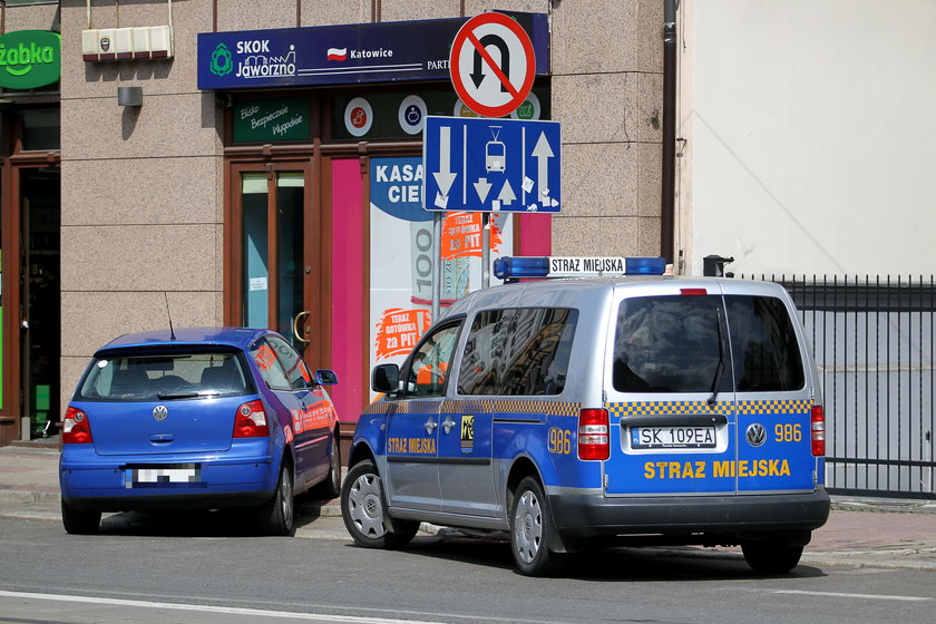 Strażnicy miejscy w Katowicach chcą podwyżek i prowadzą strajk włoski