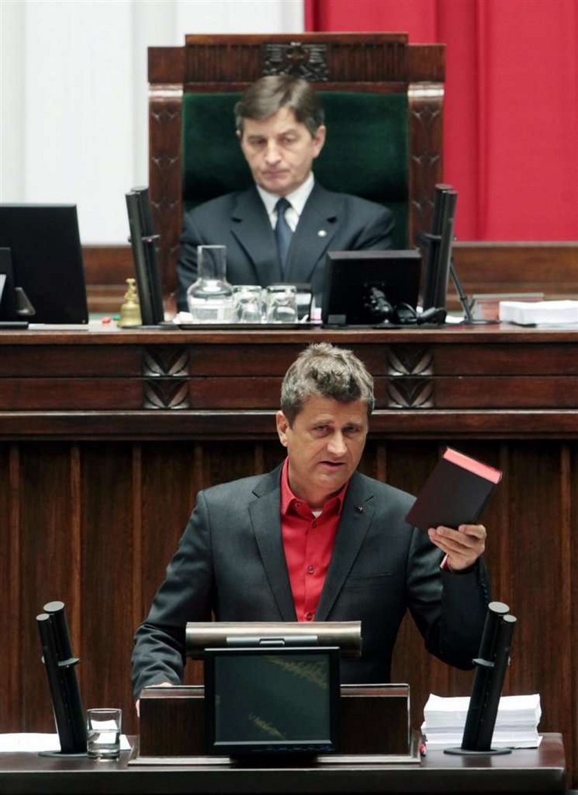 Palikot z Pismem Świętym w Sejmie! Po co mu?