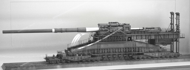 Model niemieckiego działa kolejowego "Schwerer Gustav"