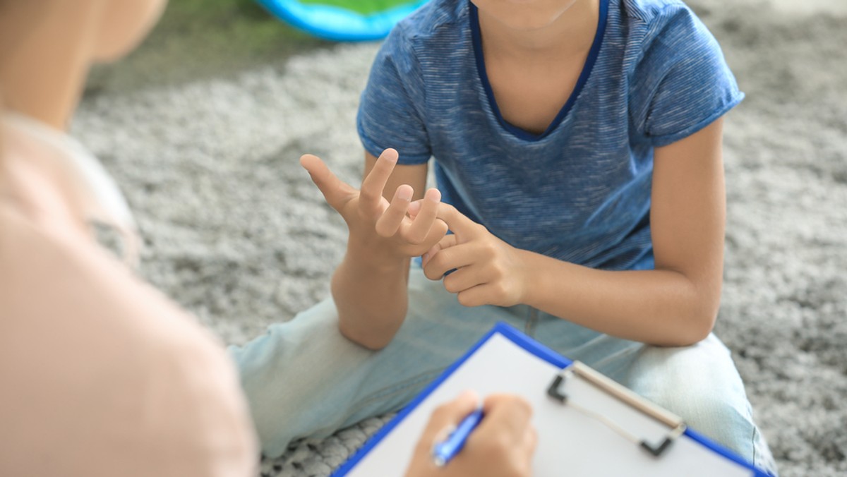 Jeszcze w tym roku mają zacząć działać pierwsze z 300 poradni psychologicznych. To jedna ze zmian w ramach reformy psychiatrii dziecięco-młodzieżowej - informuje czwartkowa "Gazeta Wyborcza".