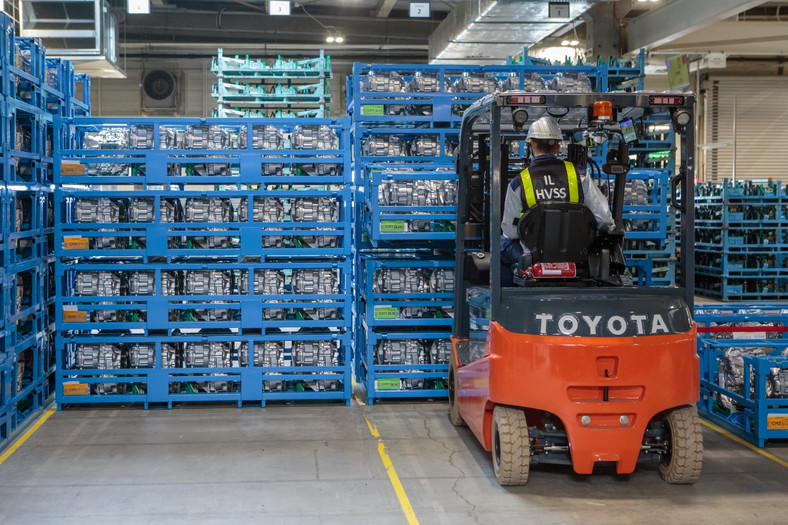 Toyota - linia produkcyjna hybrydowych skrzyń biegów