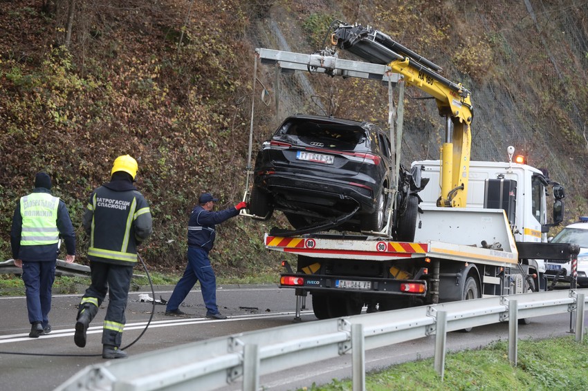 Izvlačenje auta u kojem je bila nestala Ana Radović