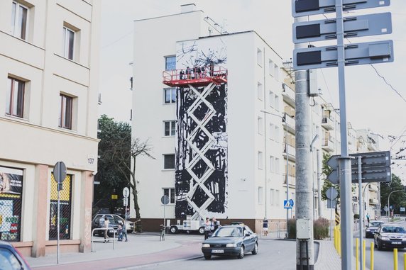 Gdynia: włoscy artyści namalowali mural. Zasłoniła go wielka reklama