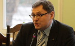 Terlikowski krytykuje Francję za zakaz noszenia burkini na plażach: Laicki absurd