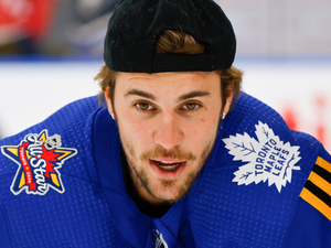 Justin Bieber felrobbantotta az internetet arcpirító posztjával, szinte alig takarja valami az énekes testét