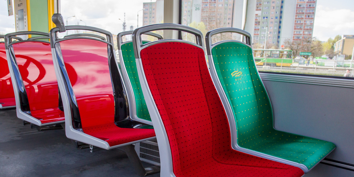 nowe siedzenia w tramwaju