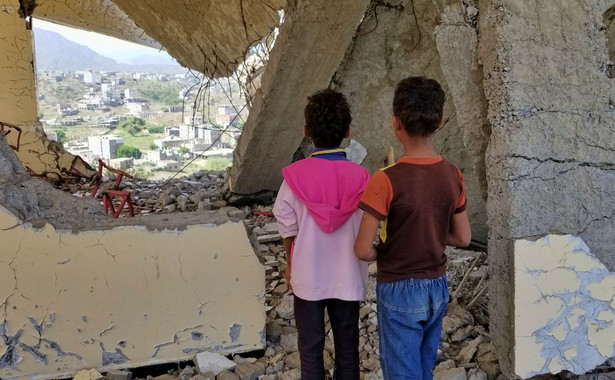 Zniszczona szkoła w Jemenie