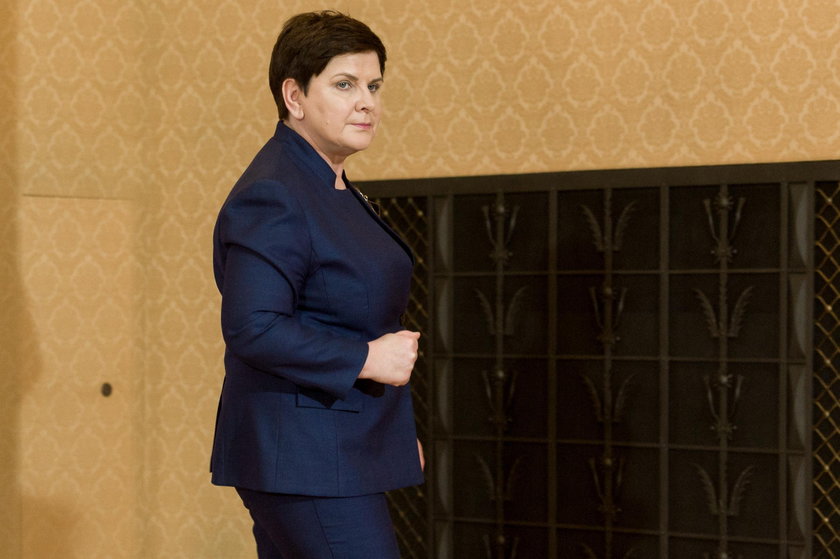 Przeprowadzka Szydło i awantura o meble