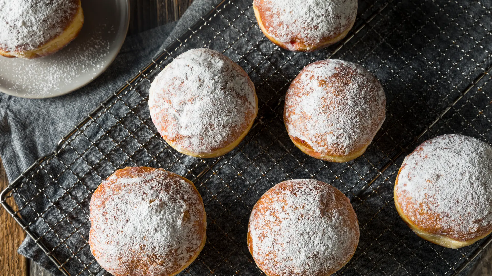 Pieczone pączki bez smażenia w tłuszczu. Tak samo dobre, jak oryginał