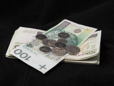 1300 plus zamiast 13. i 14. emerytury? MF ujawnia gigantyczny koszt BDP