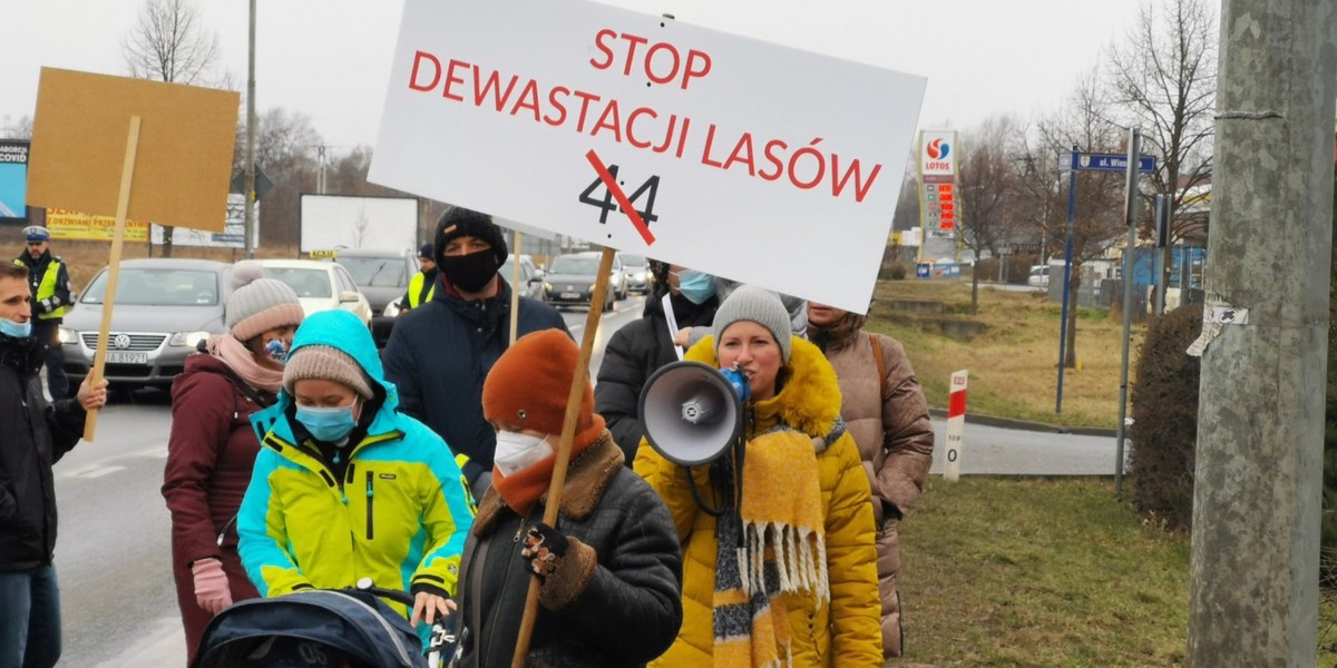 Protest przeciwko trzem wariantom (nr 41, 42 i 44) CPK odbył się w sobotę, 29 stycznia w Siechnicach.