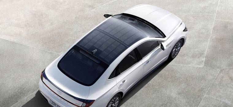 Samochód Hyundai z panelami słonecznymi na dachu pojawił się w Korei