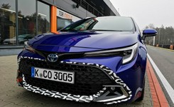 Toyota Corolla 2023 jest zupełnie inna. Nowa hybryda 1.8 będzie hitem
