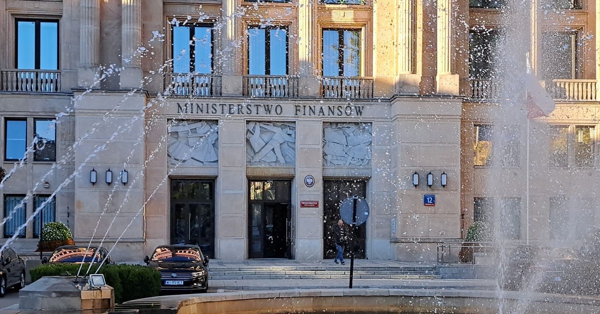 Spór o lukę VAT. Rząd chwali się spadkiem. Eksperci zarzucają manipulację