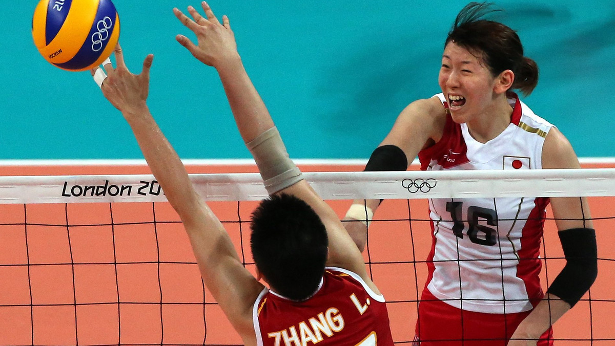 Siatkarska reprezentacja Japonii pokonała 3:2 (28:26, 23:25, 25:23, 23:25, 18:16) Chiny w turnieju kobiet podczas igrzysk olimpijskich w Londynie. Wielkie faworytki jadą do domu, a drużyna z Kraju Kwitnącej Wiśni zagra w strefie medalowej.