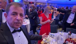 Poljski novinar sedeo blizu Trampovog stola u trenutku pucnjave