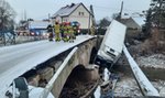 Tir wpadł do rzeki i uszkodził wodociąg. Mieszkańcy zostali bez wody