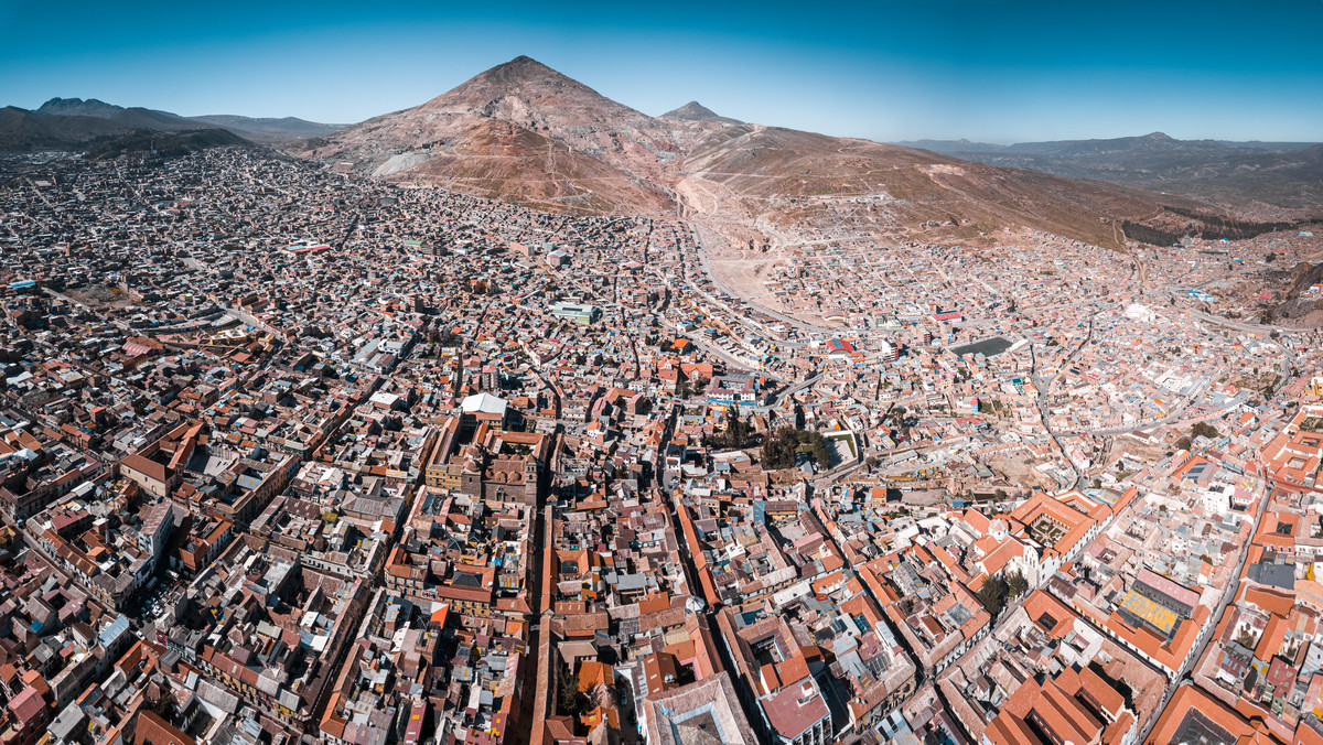 Cerro Rico (Bogata Góra) w Boliwii i miasto Potosi