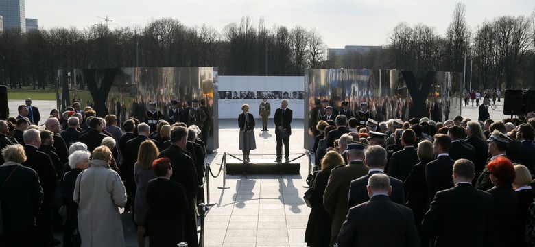 "Smoleńskie Portrety". Otwarto wystawę upamiętniającą ofiary katastrofy