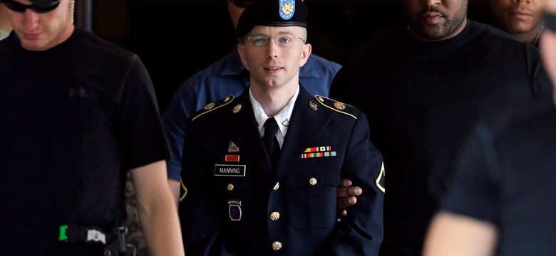 Informator WikiLeaks chce być kobietą. Zamiast Bradleya, będzie Chelsea...