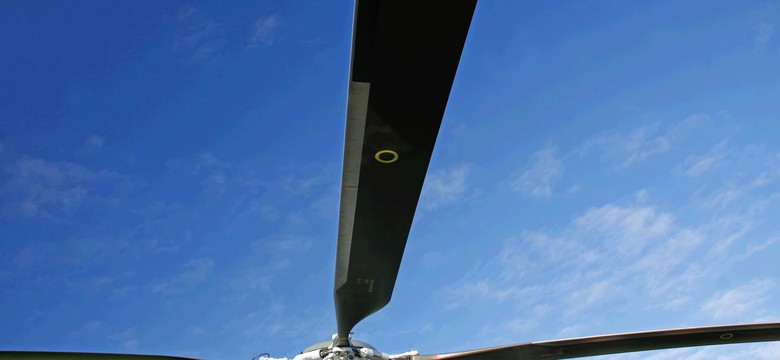 Katastrofa pod Ostródą: Odnaleziono helikopter i ciało pilota