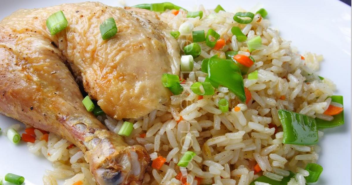 How to prepare Ghanaian fried rice and chicken | Pulse Ghana