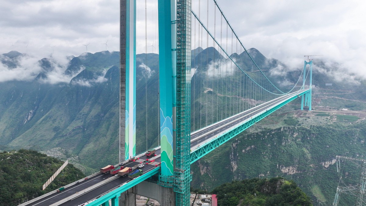 Most drogowy nad Kanionem Huajiang