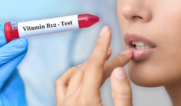 Signali nedostatka vitamina B12 na i u ustima 