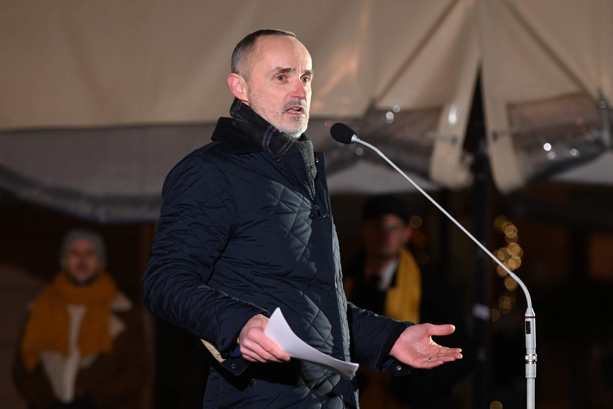 Poslanec NR SR Tomáš Valášek (PS) počas protestného zhromaždenia v Trnave.