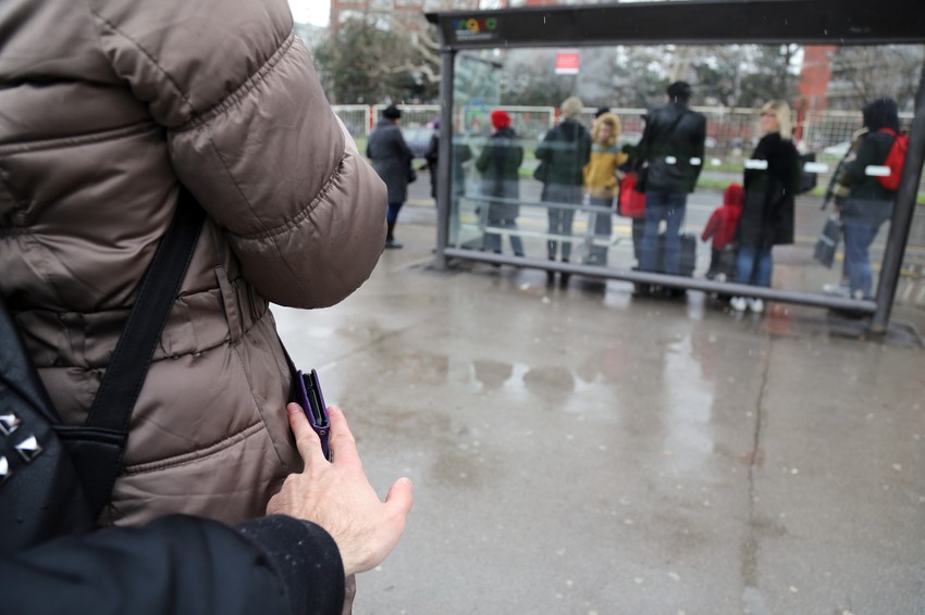 Popularna krađa i na autobuskim stajalištima