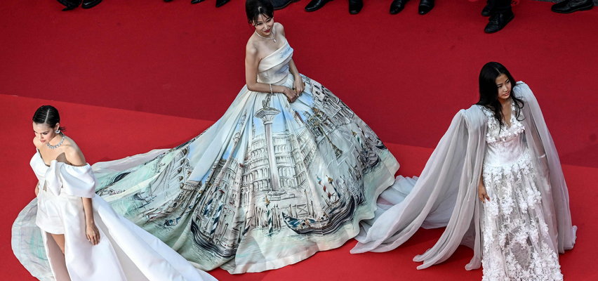 Ceremonia otwarcia 75. festiwalu filmowego w Cannes 2022. Zobacz, które gwiazdy zadały szyku na czerwonym dywanie. Te kreacje zapierały dech w piersiach