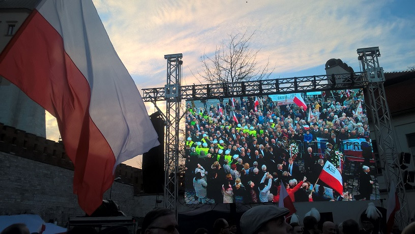 Rocznicowe obchody pochowania pary prezydenckiej na Wawelu