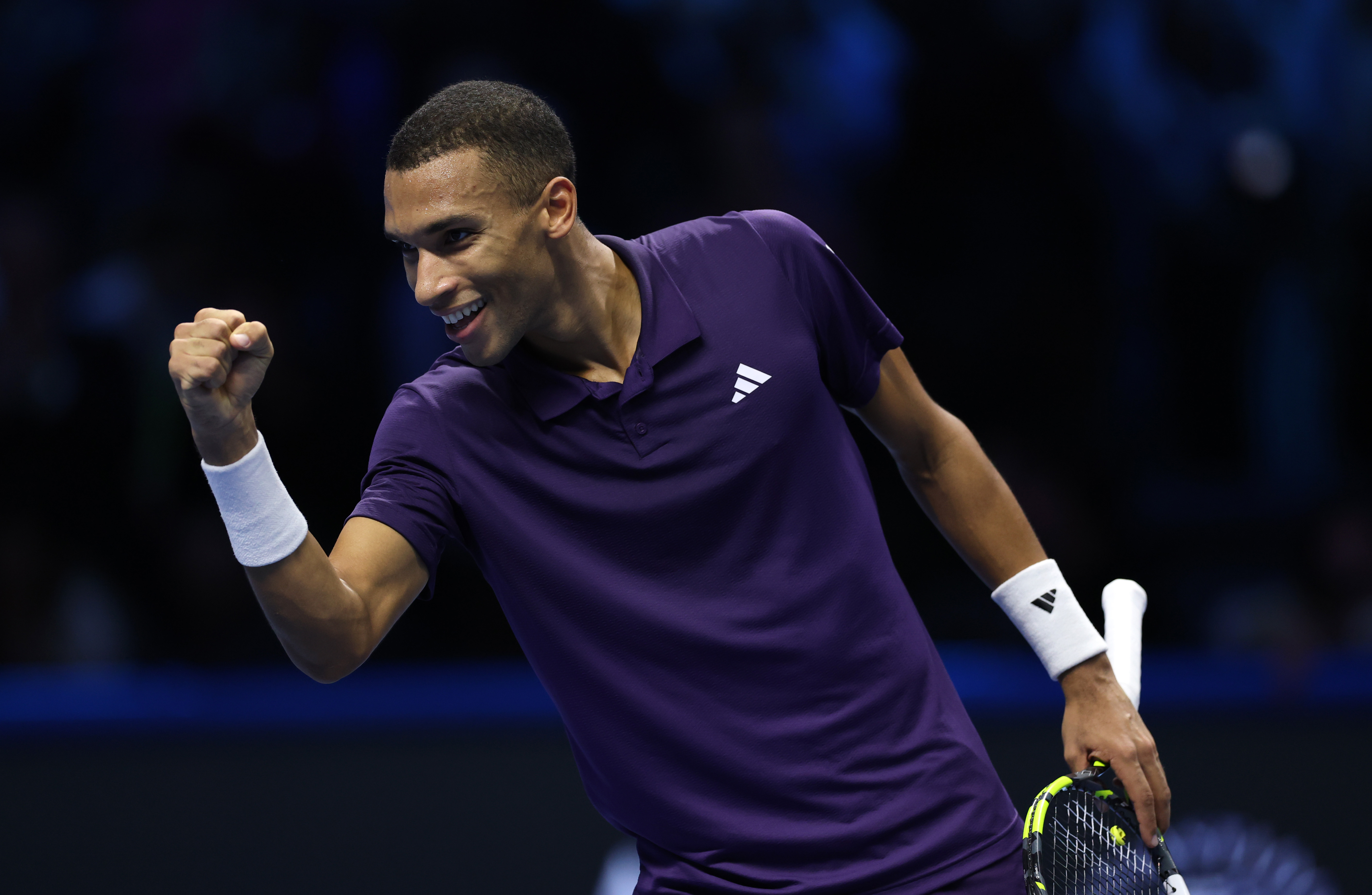 Auger-Aliassime vence a Zverev y jugará contra Alcaraz en semifinales