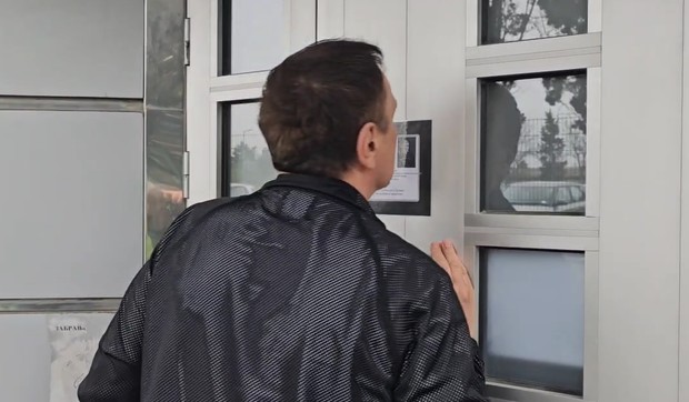 Keba ljubi umrlicu Saše Popovića
