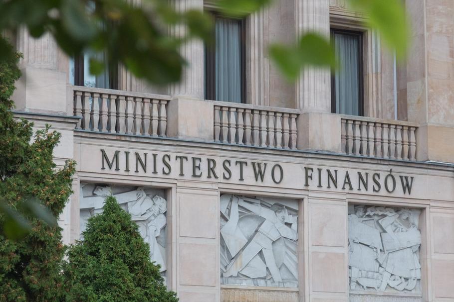 Ministerstwo finansów chce, aby samorządy wsparły gospodarkę po pandemii.