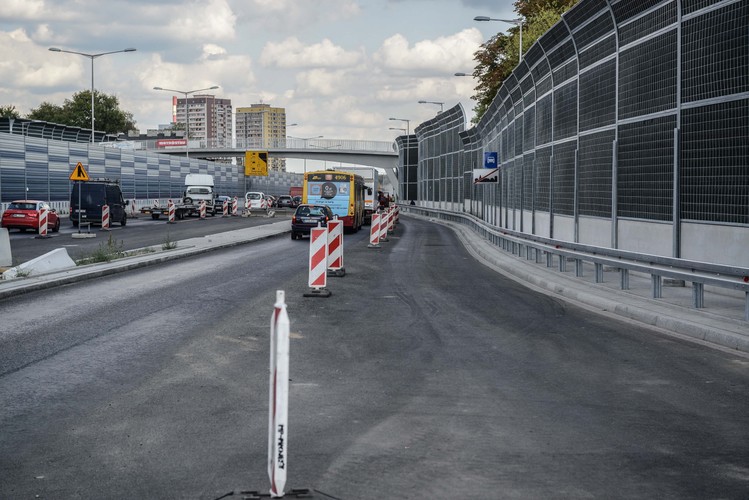 Do przebudowy, budowy lub remontu zaplanowane w kontrakcie były 63 obiekty, z których ogromna większość jest już gotowa.
<br><br>
fot. (zuz) PAP/Jakub Kamiński