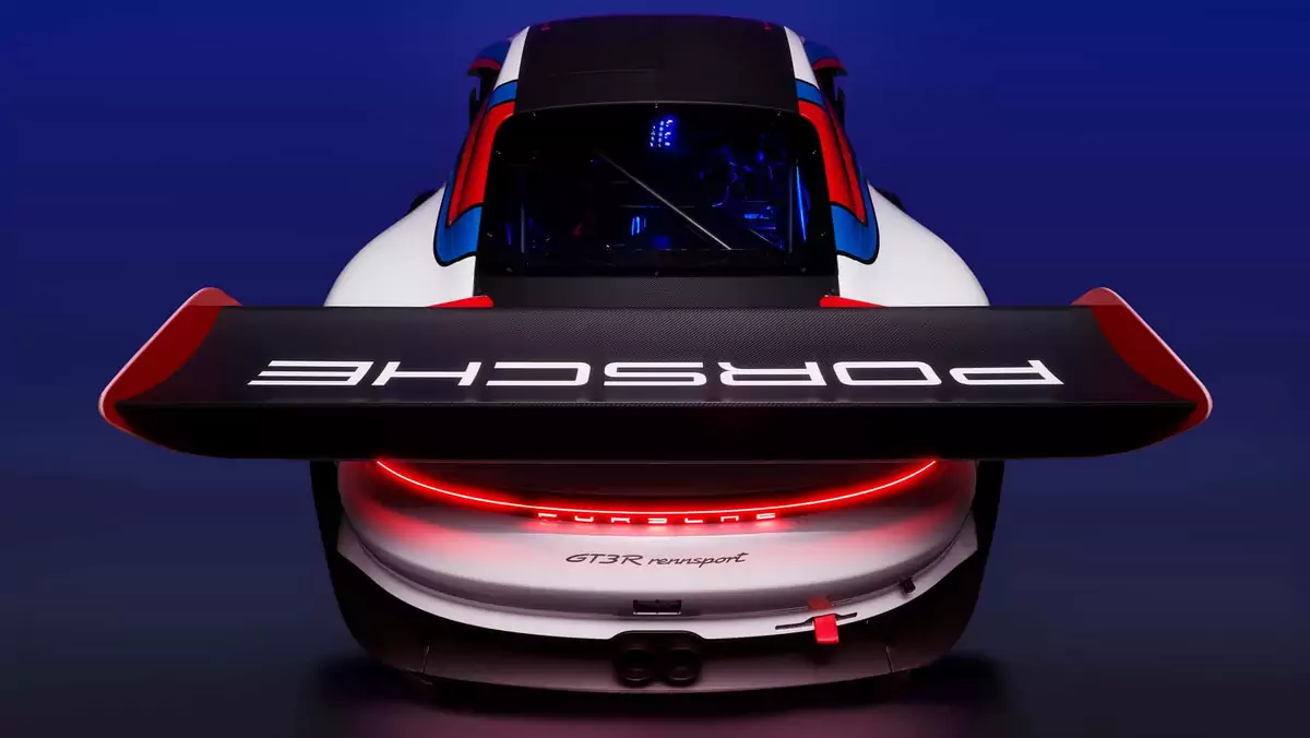 Tworząc Porsche 911 GT3 R Rennsport, inżynierowie mieli wolną rękę