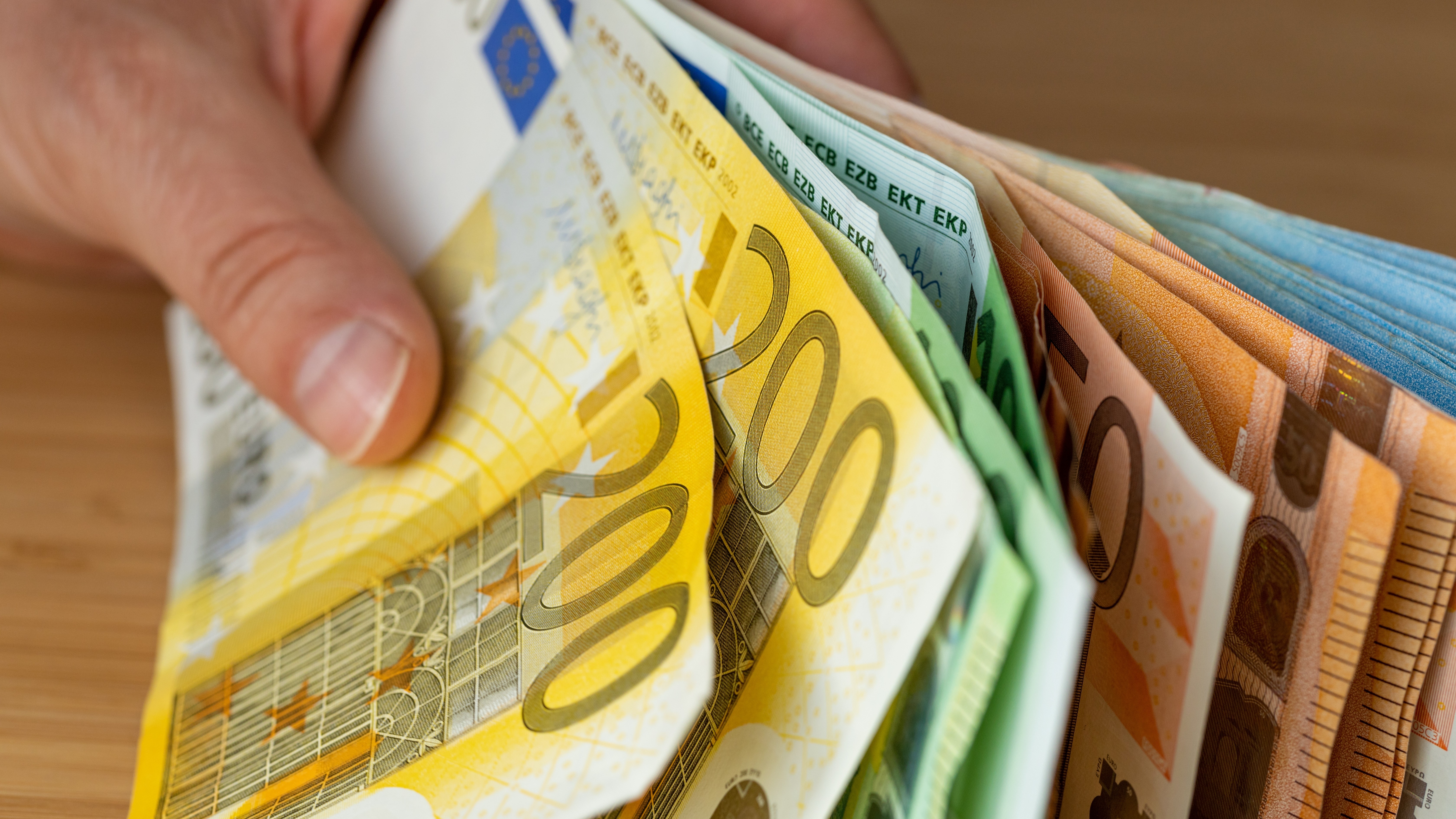 PSD a depus un proiect de lege pentru înlocuirea indicelui ROBOR cu IRCC la toate creditele. Băncile care au manipulat ROBOR-ul, obligate să dea diferența înapoi