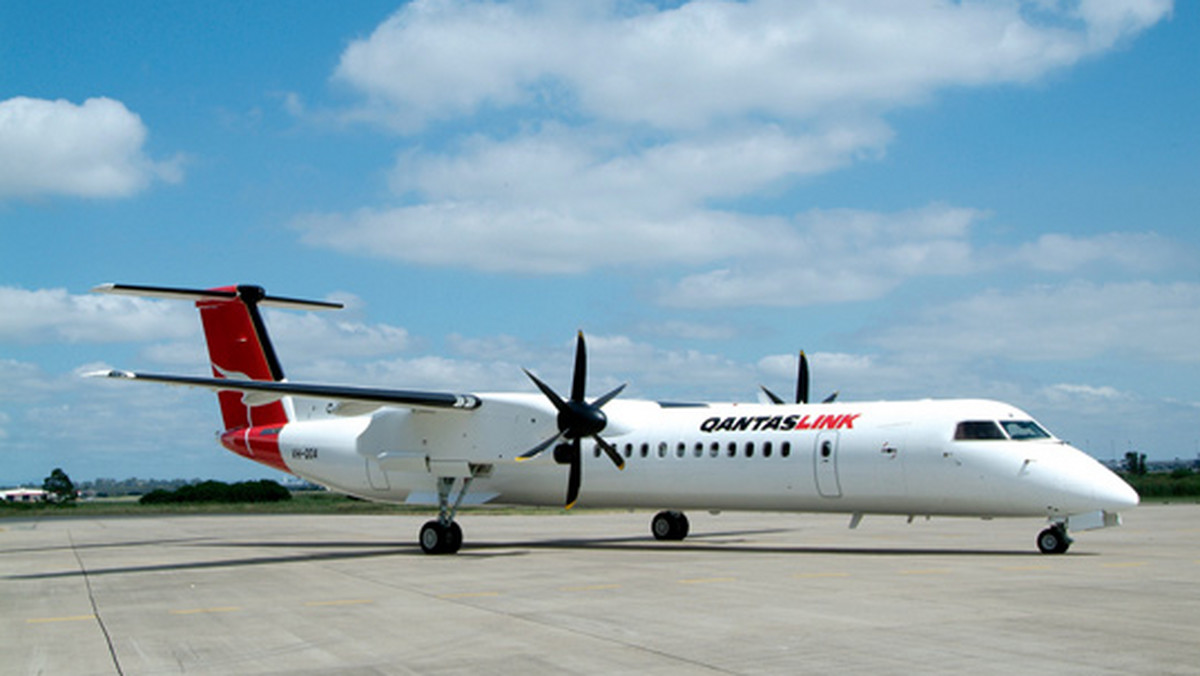 Samolot Dash–8 linii Qantas lecący w poniedziałek z Sydney na australijską wyspę Lord Howe (lot nr QF2260) został zawrócony z powrotem do Sydney.