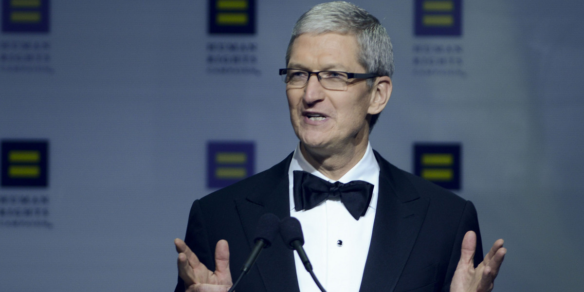 Apple just made a huge deal to push the iPhone into big businesses