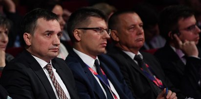 Marian Banaś zarzuca Ziobrze, że zmarnował milion na konferencję. Jest jednak jeden szczegół...