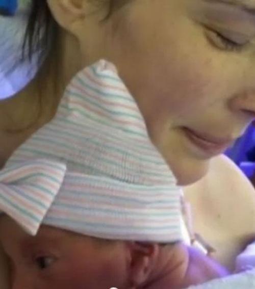 Hős anya! Feláldozta életét születendő kislányáért -videó! - Blikk