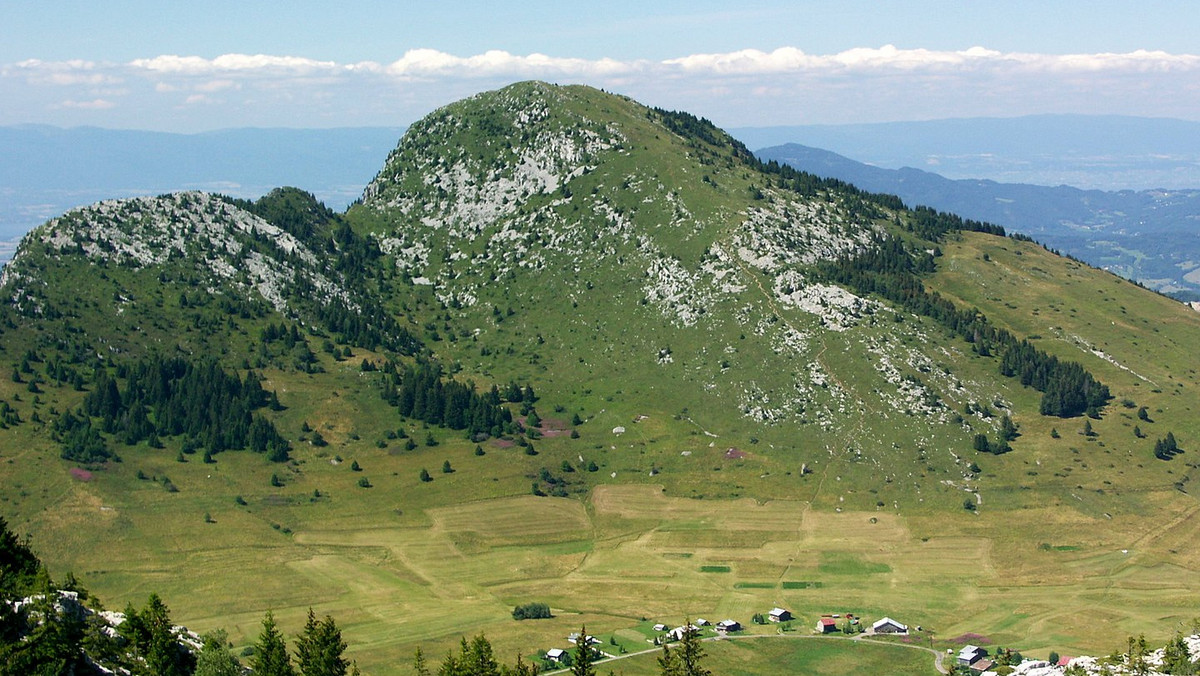 <strong>Do ratowników Grupy Podhalańskiej GOPR za pomocą aplikacji Ratunek zgłosił się poszkodowany turysta, który uległ wypadkowi w Alpach francuskich. Ratownik dyżurny GOPR powiadomił o kłopotach Polaka tamtejszych ratowników górskich, którzy przy użyciu śmigłowca pośpieszyli mu z pomocą.</strong>